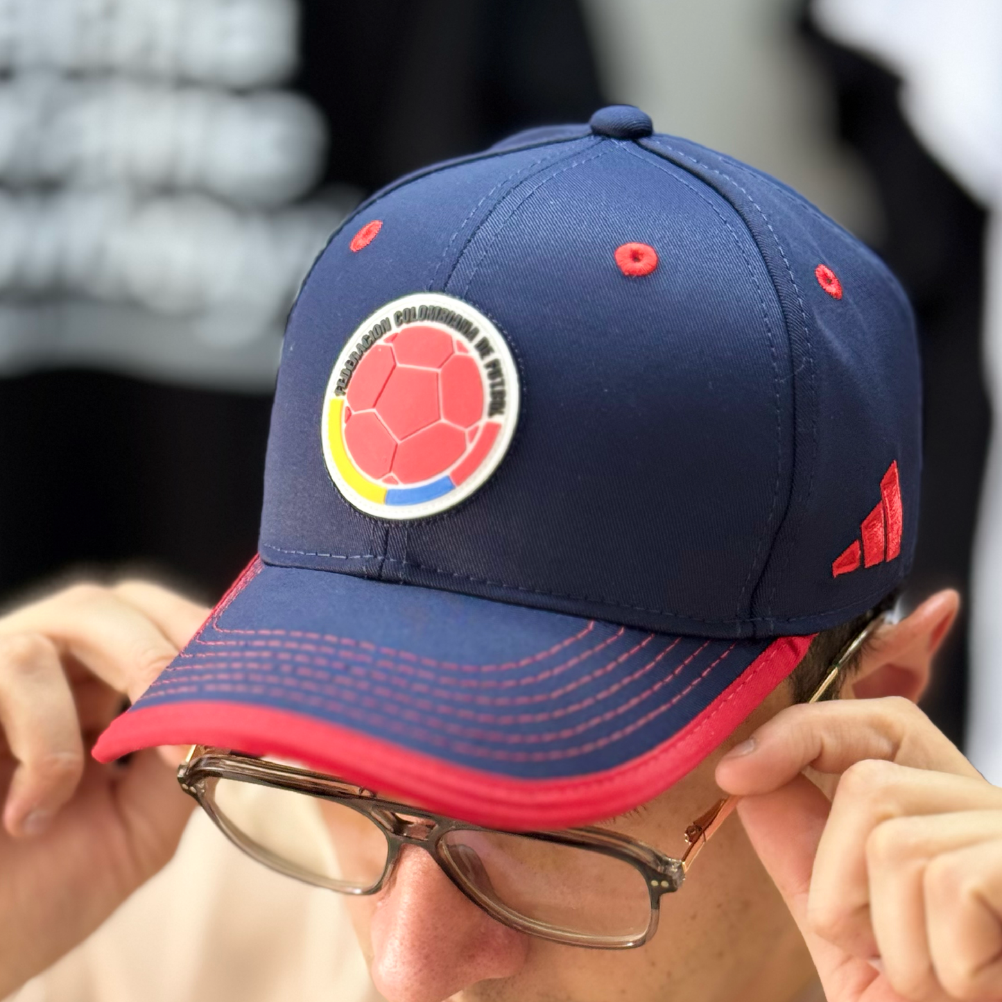 Gorra Selección Colombia Mundial 2026 | Azul y Rojo | Karisma